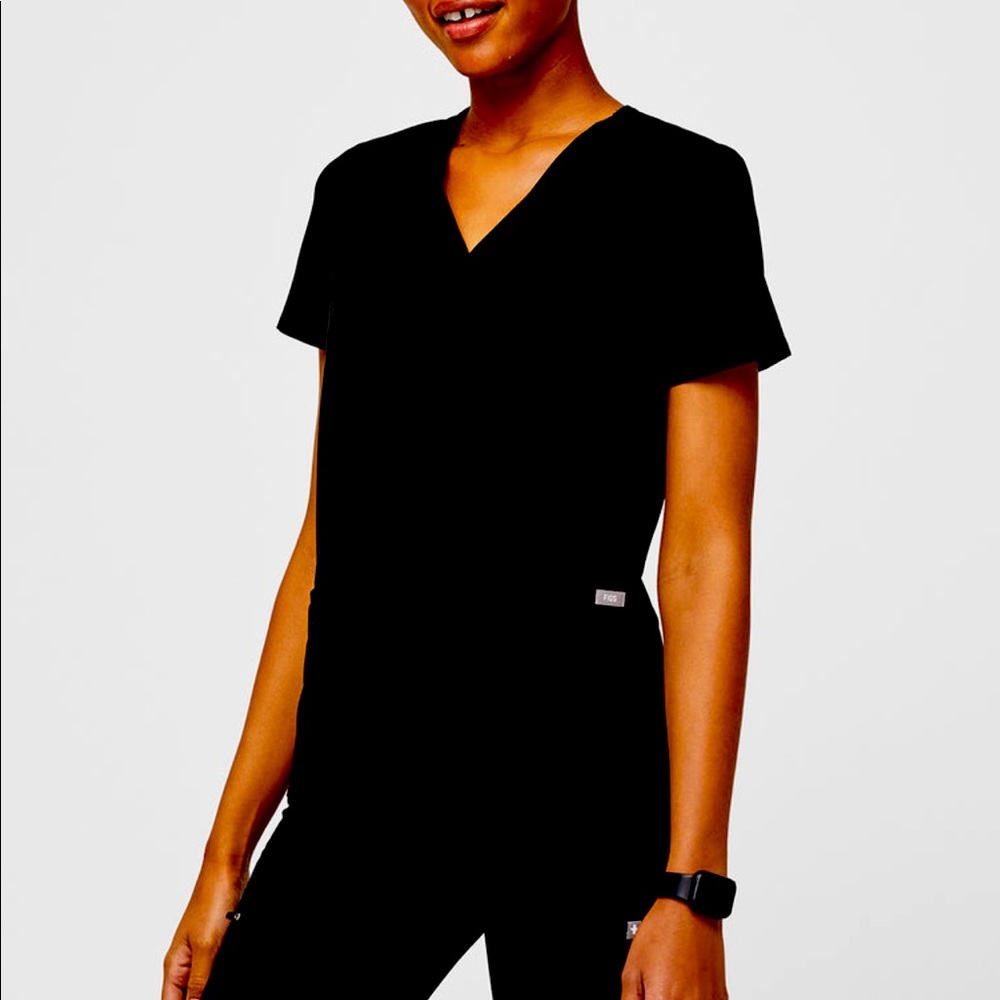 FIGS Black Casma Three Pocket Scrub Top